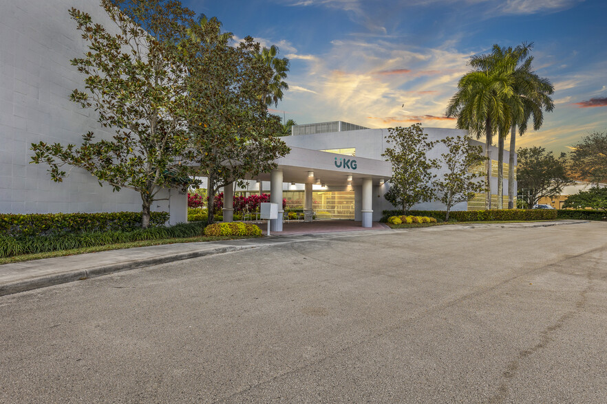 1455 N Park Dr, Weston, FL for lease - Primary Photo - Image 1 of 29