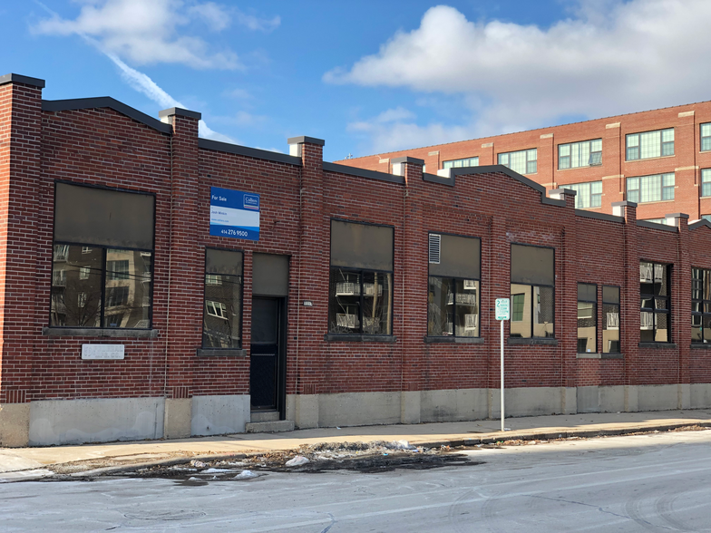 1117 S 2nd St, Milwaukee, WI for lease - Building Photo - Image 2 of 7