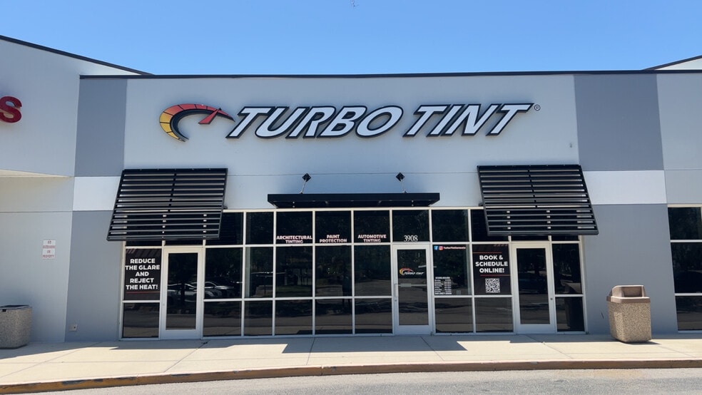 3840-3950 Central Sarasota Pky, Sarasota, FL for lease - Building Photo - Image 2 of 6