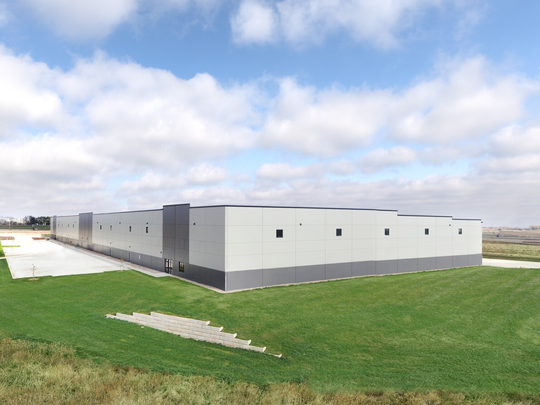 5400 Career, Sioux Falls, SD for lease Building Photo- Image 1 of 9