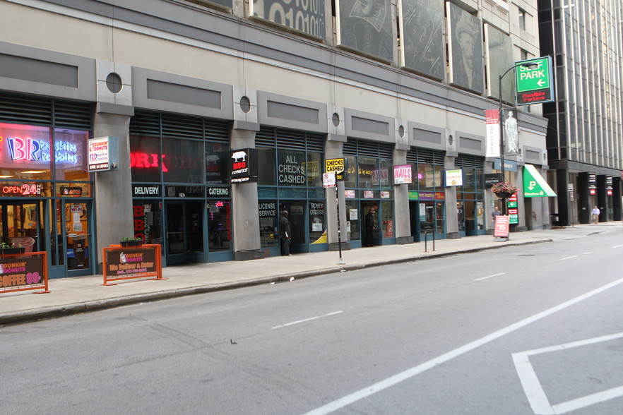 21-31 E Adams St, Chicago, IL for lease - Building Photo - Image 1 of 13