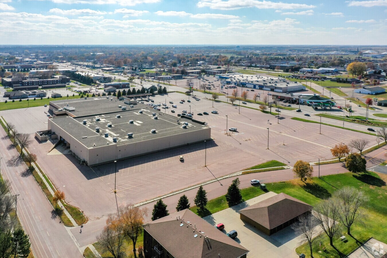 1900 N Main St, Mitchell, SD 57301 | LoopNet