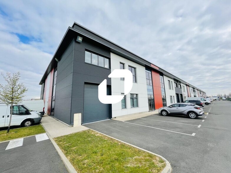 Flex in Lieusaint for lease - Building Photo - Image 1 of 5