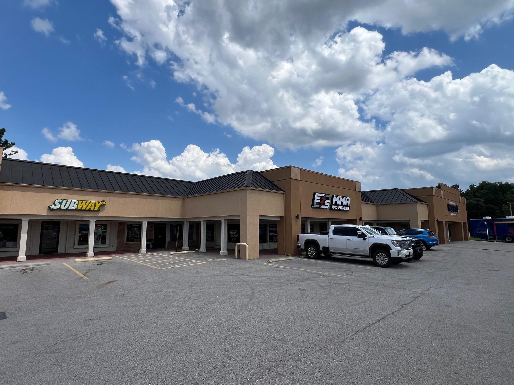 2099 Bentley Plz, Fenton, MO for lease Building Photo- Image 1 of 7