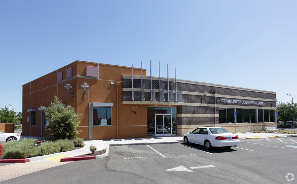 Riverpoint Cir, West Sacramento, CA for lease - Building Photo - Image 2 of 14