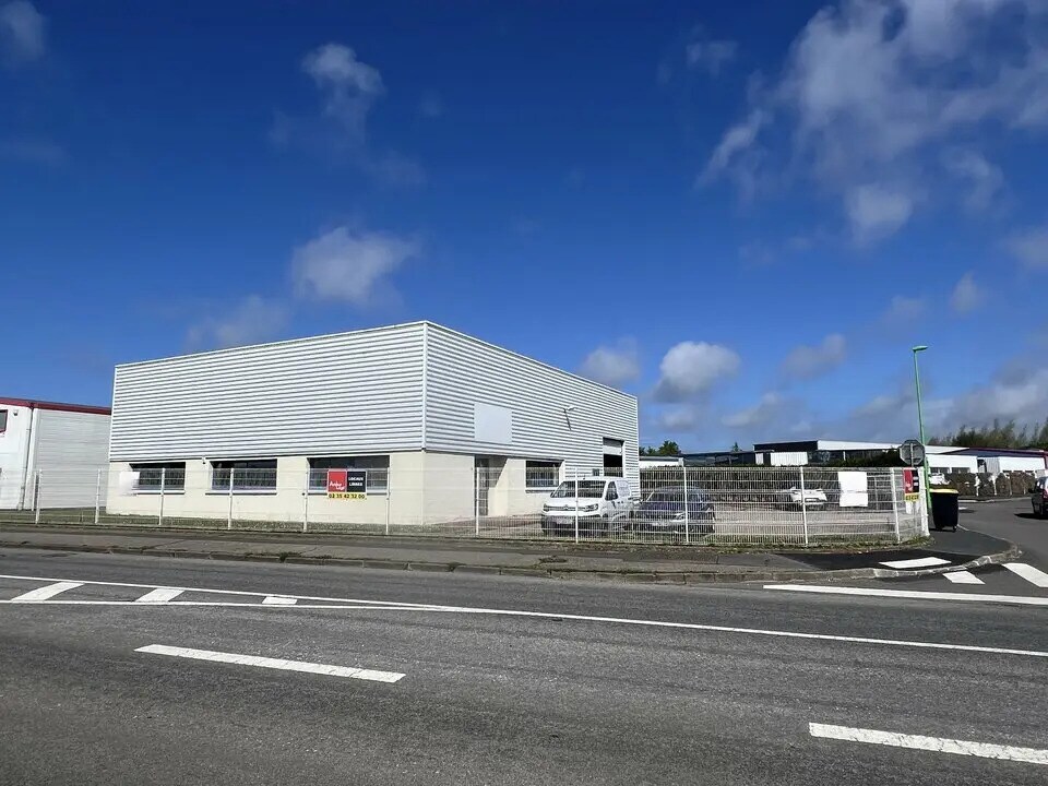 Flex in Montivilliers for lease Building Photo- Image 1 of 11