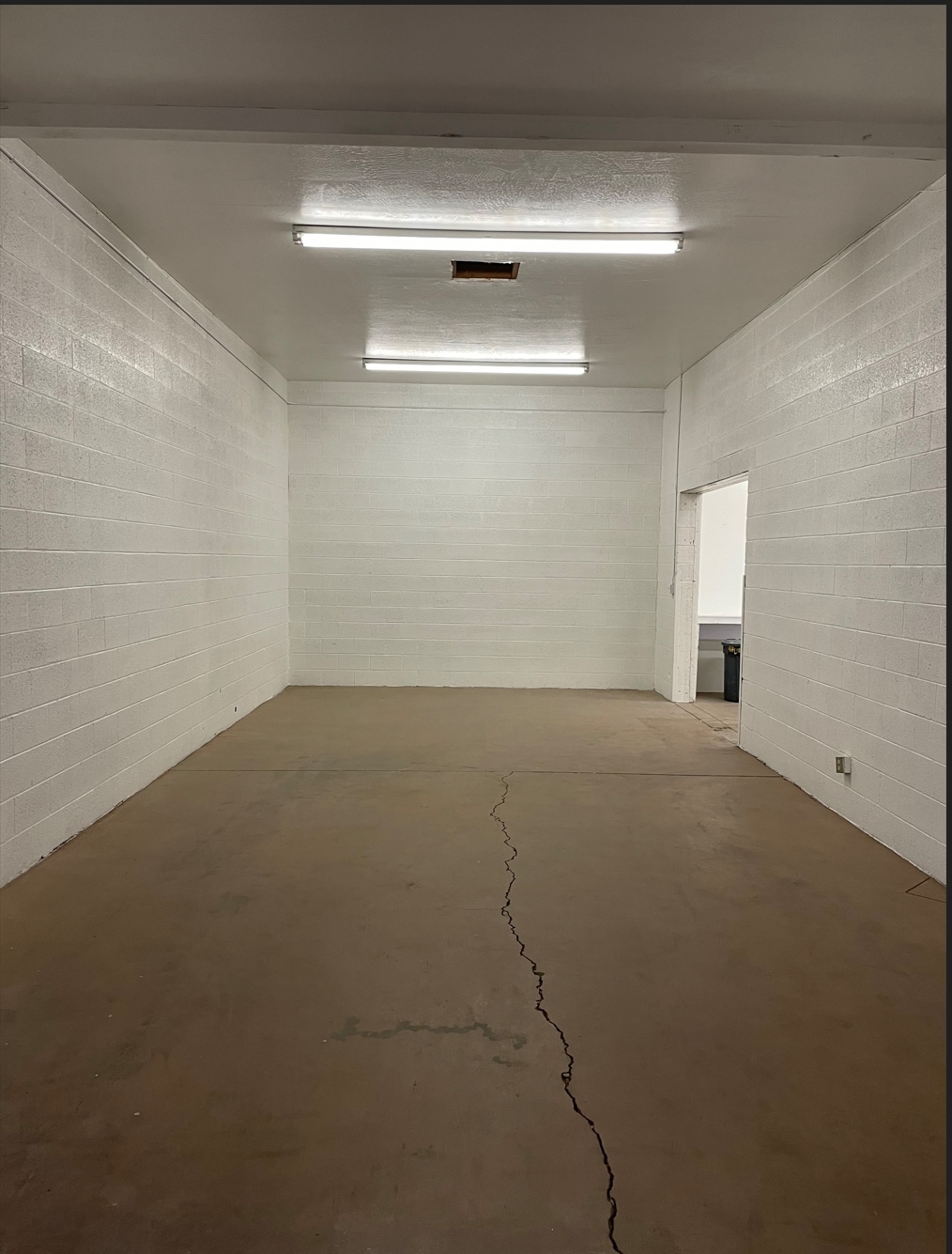 4221 E Thomas Rd, Phoenix, AZ for sale Interior Photo- Image 1 of 5