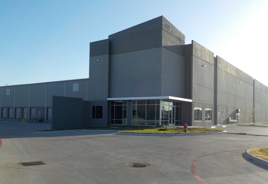 225 Distribution Center, Pasadena, TX for lease - Building Photo - Image 1 of 2
