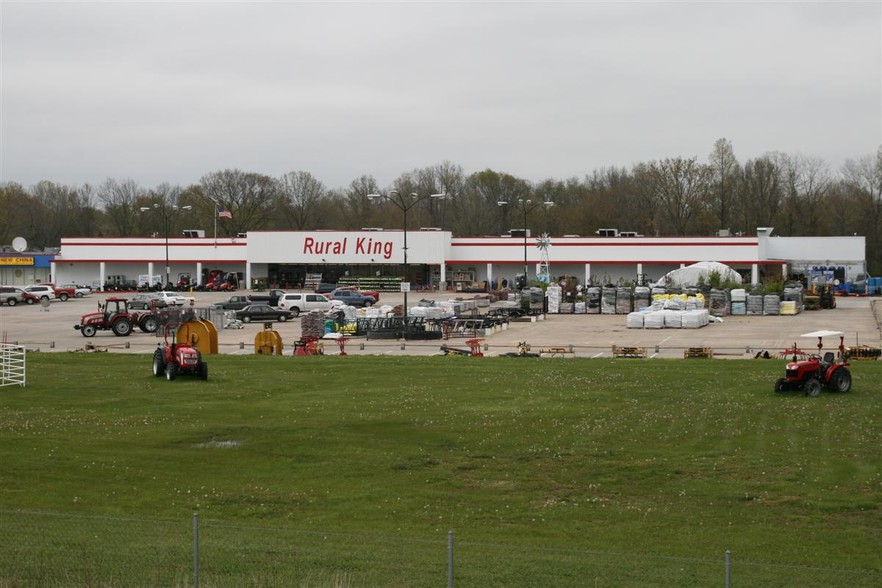 550 E Industrial Park Rd, Murphysboro, IL for sale - Building Photo - Image 3 of 6