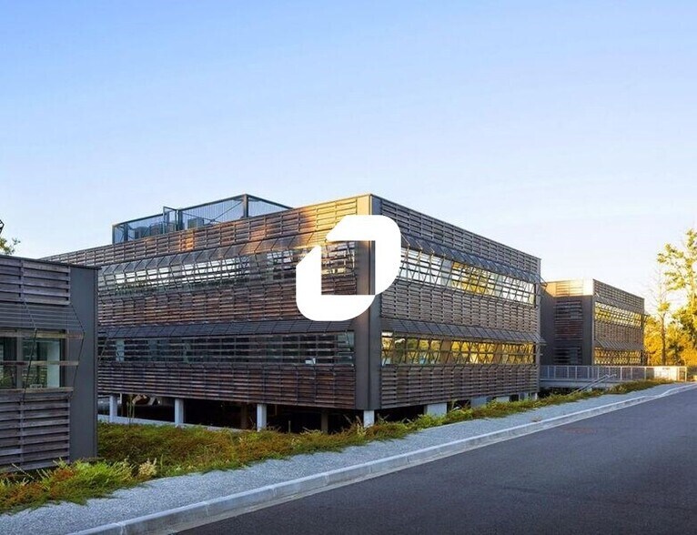 Office in Pessac for lease - Building Photo - Image 2 of 26