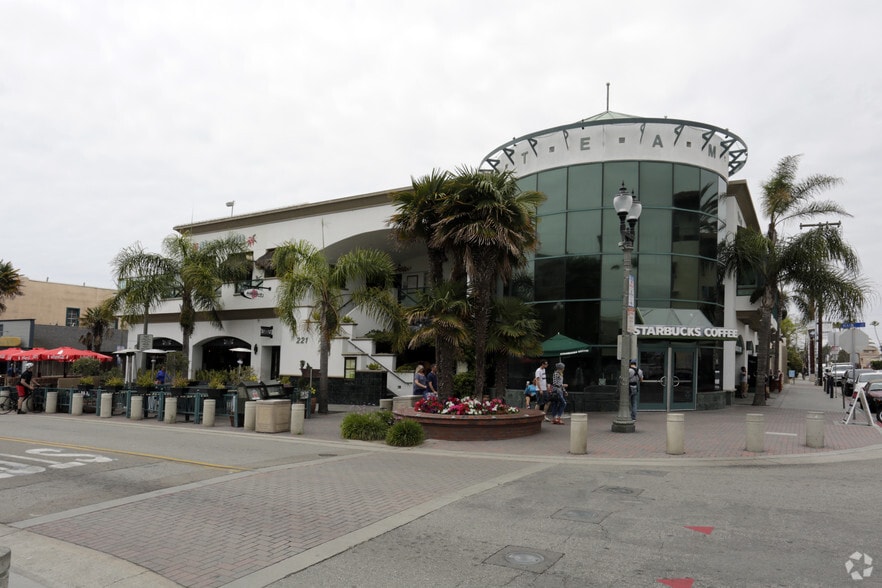 221 Main St, Huntington Beach, CA for lease - Building Photo - Image 3 of 8