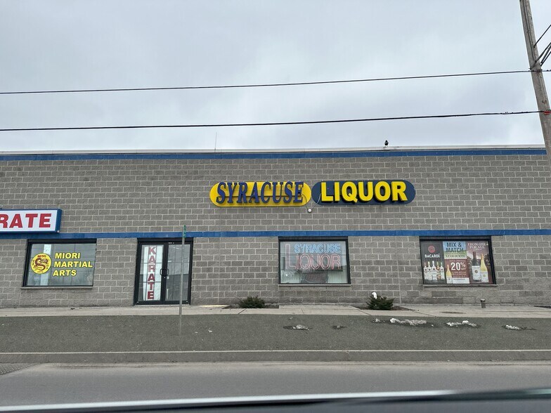 3000-3040 Erie Blvd E, De Witt, NY for lease - Building Photo - Image 1 of 7