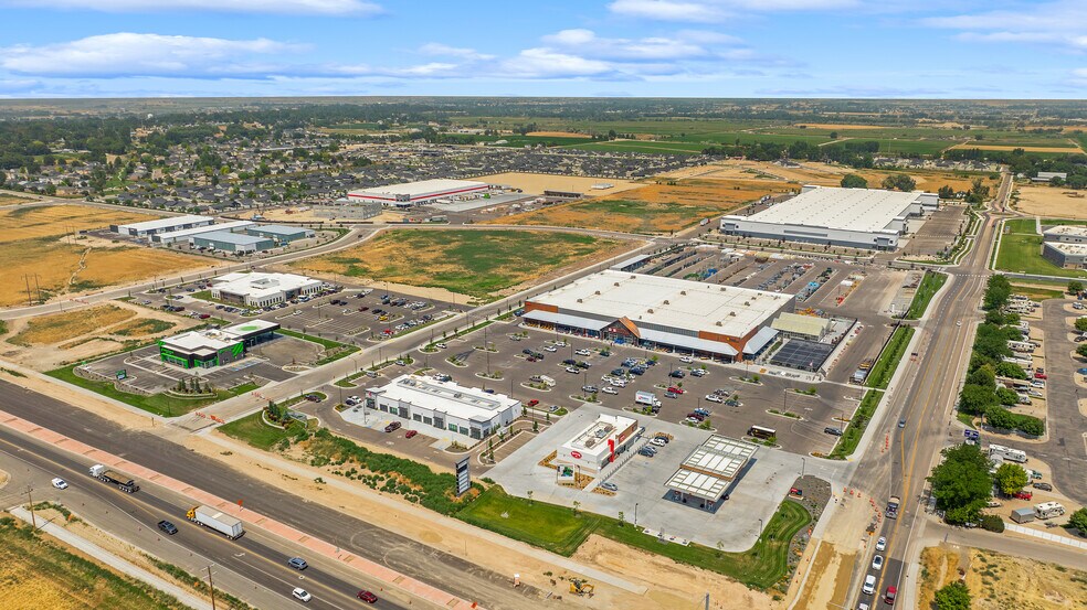 805 Saddle Ave, Caldwell, ID for sale - Building Photo - Image 2 of 15