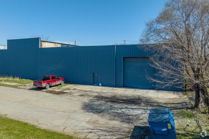 834-932 Clairpointe Ave, Detroit, MI for sale - Building Photo - Image 1 of 5