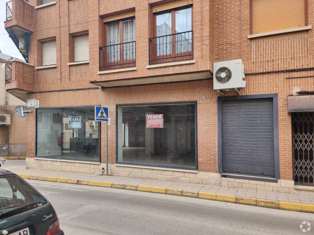 Retail in Corral de Almaguer, Toledo for lease Interior Photo- Image 1 of 5