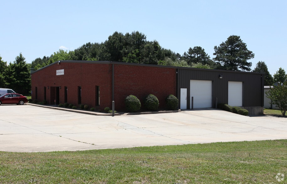 1951 Gees Mill Rd, Conyers, GA for sale - Primary Photo - Image 2 of 8