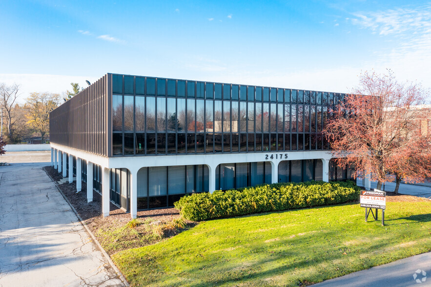 24175 Northwestern Hwy, Southfield, MI for lease - Building Photo - Image 1 of 12