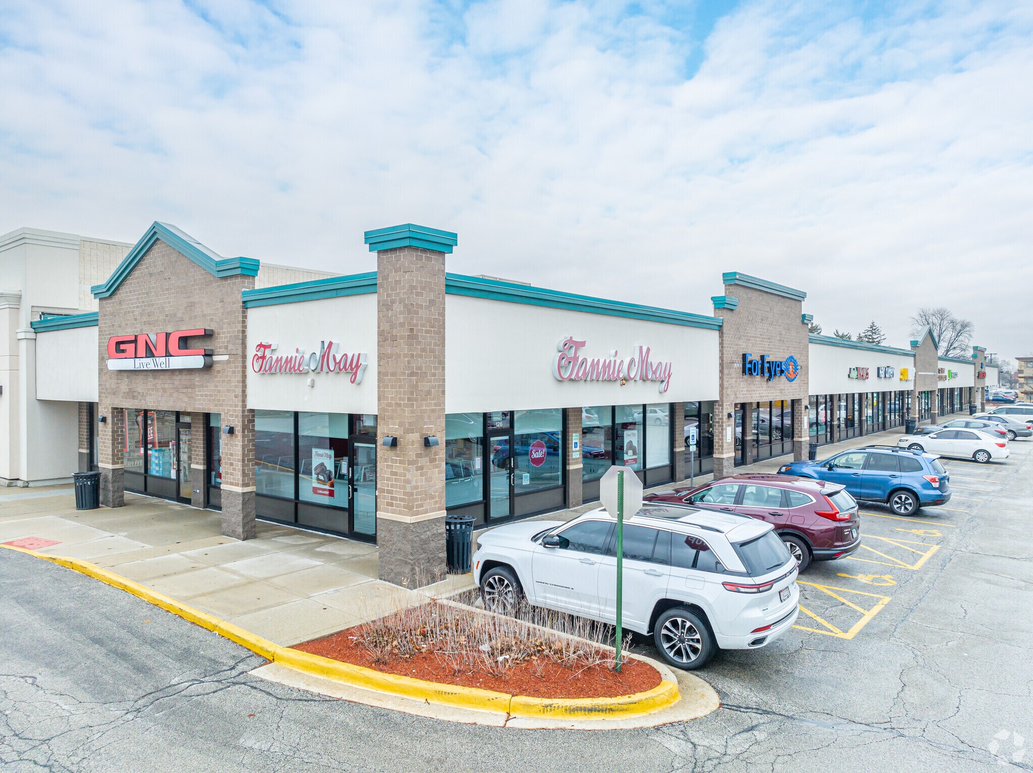 300700 Broadview Village Sq, Broadview, IL 60155 Broadview Village