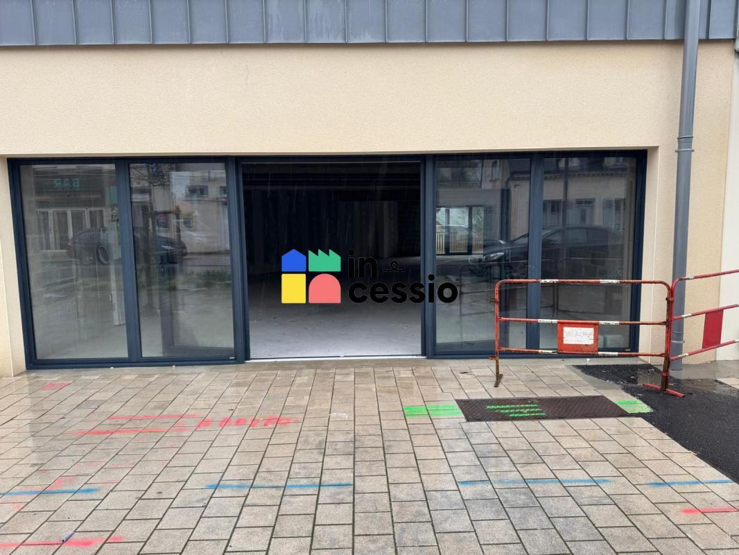 Retail in Arnage for lease Building Photo- Image 1 of 8