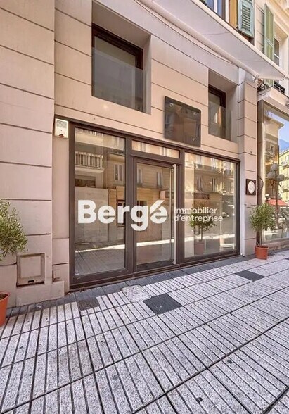 Retail in Nice for lease - Building Photo - Image 1 of 13