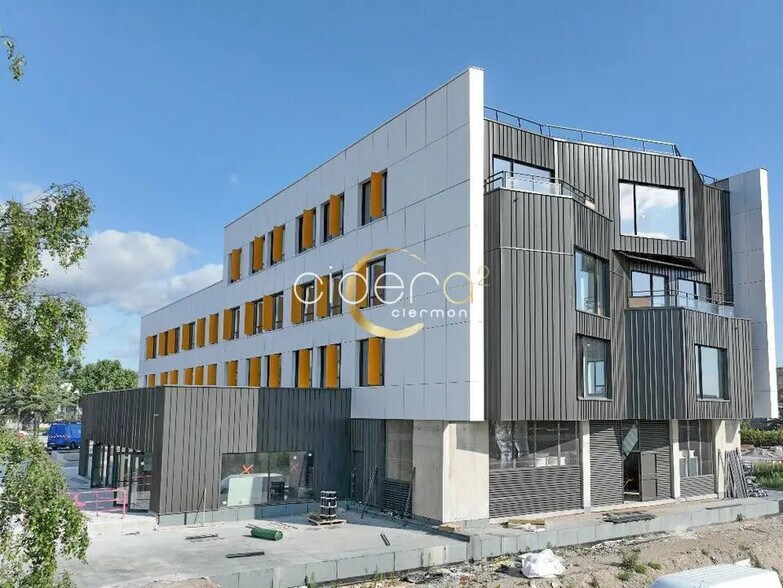 Retail in Clermont-Ferrand for lease - Building Photo - Image 2 of 10