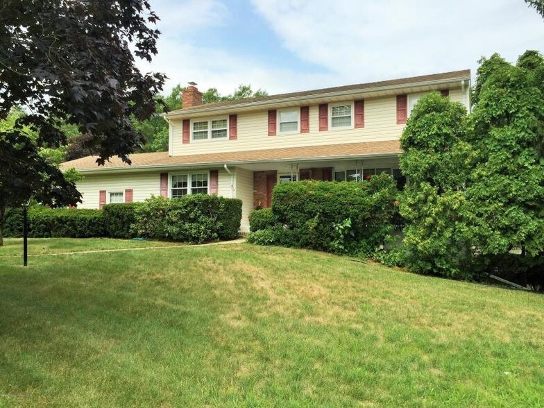 151 Cardinal Dr, Toms River, NJ 08755