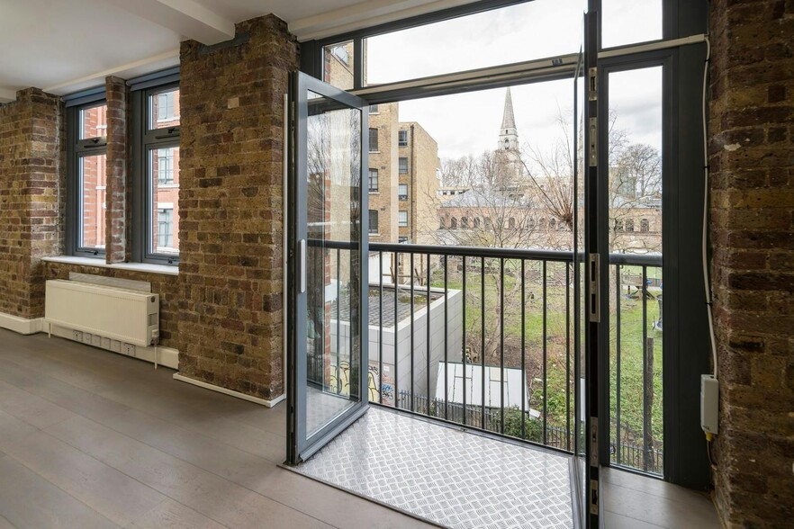 54 Commercial St, London for lease - Building Photo - Image 3 of 12