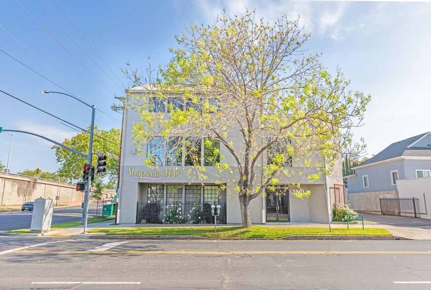 3001 J St, Sacramento, CA for lease - Building Photo - Image 2 of 2