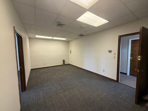 53 New Britain Ave, Rocky Hill, CT for lease Interior Photo- Image 2 of 7