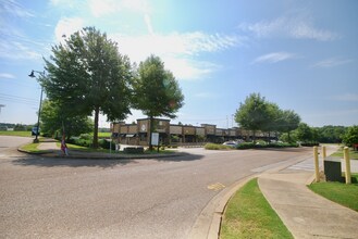 220-292 Parkstone Pl, Jackson, TN for lease Building Photo- Image 1 of 21