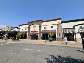 1251 E McAndrews, Medford, OR for lease Interior Photo- Image 2 of 27