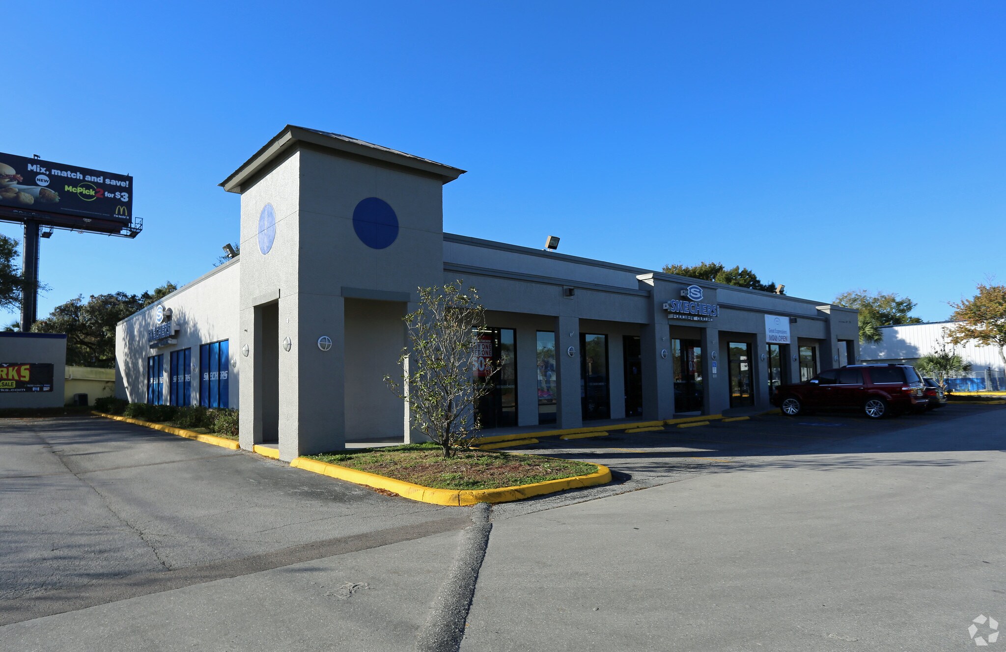 3804 W Linebaugh Ave, Tampa, FL 33618