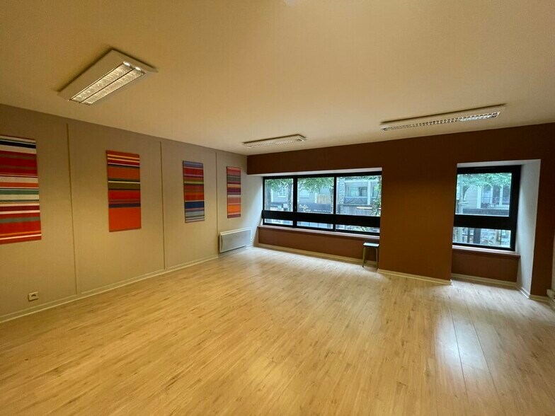 Office in Lorient for sale - Interior Photo - Image 2 of 10