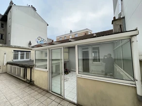Flex in Les Lilas for lease Interior Photo- Image 1 of 9