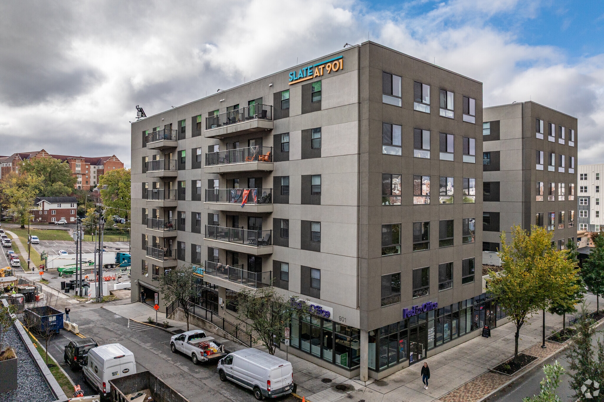 2010 Cumberland Ave, Knoxville, TN for lease Primary Photo- Image 1 of 63