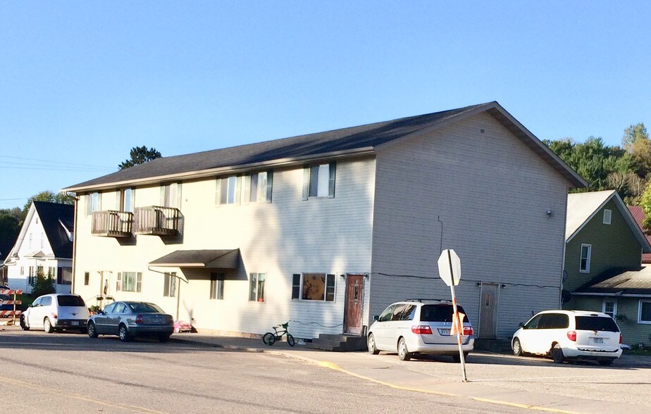 604 1st St, Plum City, WI 54761