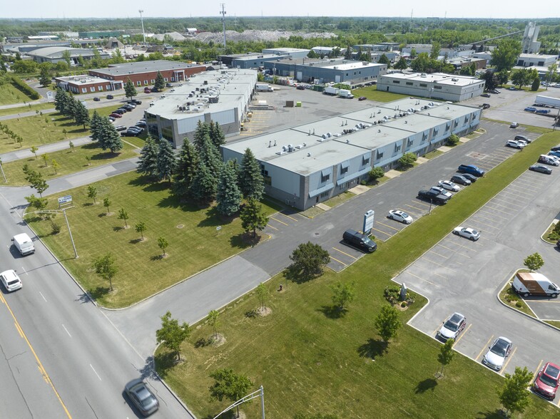 3600 Boul Matte, Brossard, QC for lease - Building Photo - Image 3 of 6