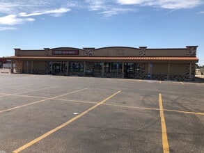704-712 Maple Ave, Dalhart, TX for lease Building Photo- Image 2 of 2