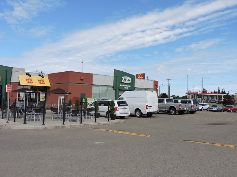 41 Petrolia Dr, Red Deer, AB for lease - Building Photo - Image 2 of 10