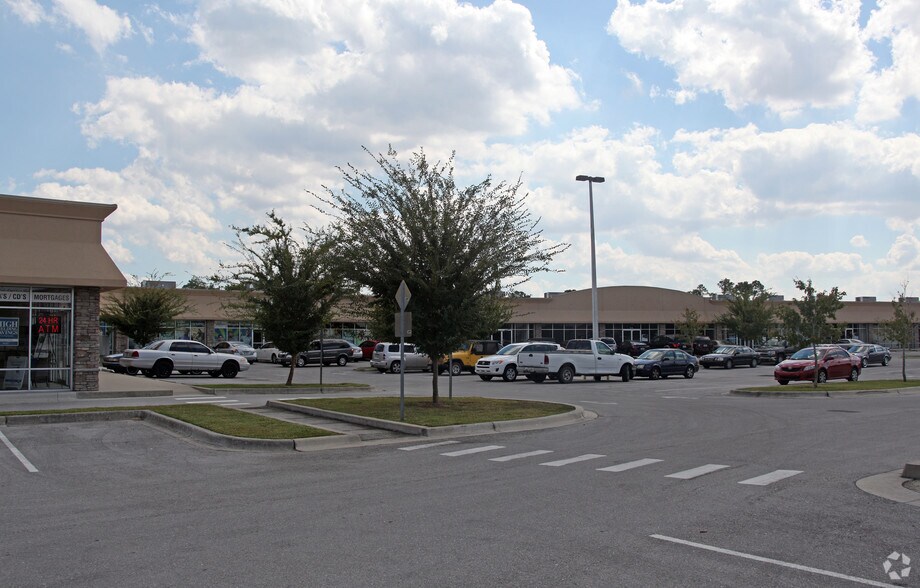 7450-7590 Cypress Gardens Blvd, Winter Haven, FL for lease - Building Photo - Image 2 of 12