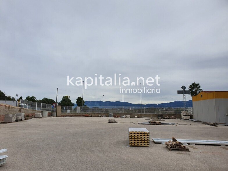 Industrial in Valencia de Alcántara for sale - Building Photo - Image 2 of 9