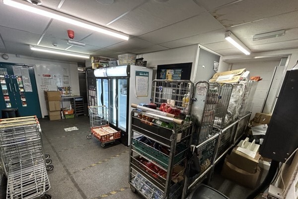 Birk Av, Barnsley for lease Interior Photo- Image 1 of 2