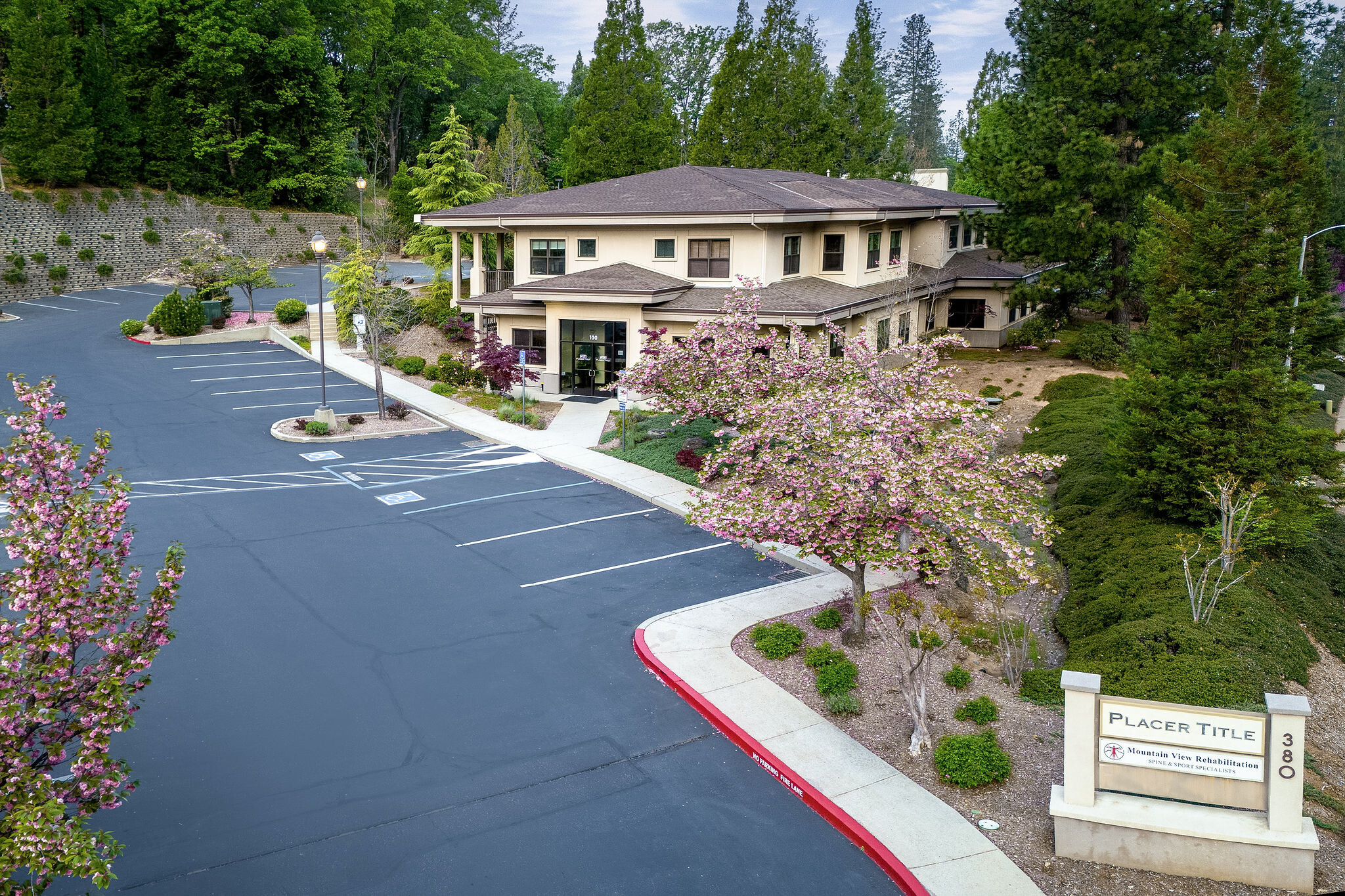 380 Sierra College Dr, Grass Valley, CA for lease Building Photo- Image 1 of 31