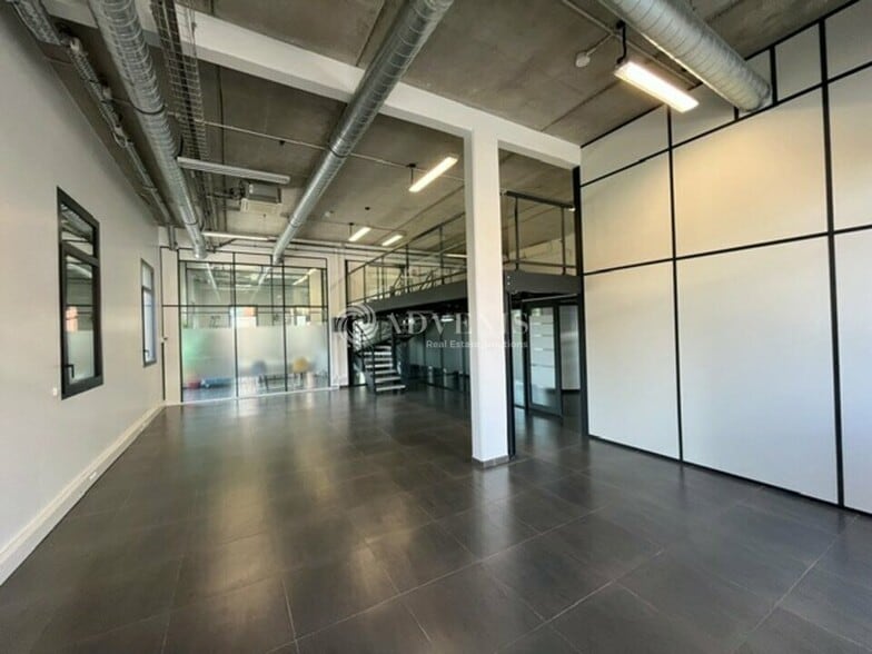 2 Rue Georges Sand, Fourqueux for lease - Interior Photo - Image 3 of 11