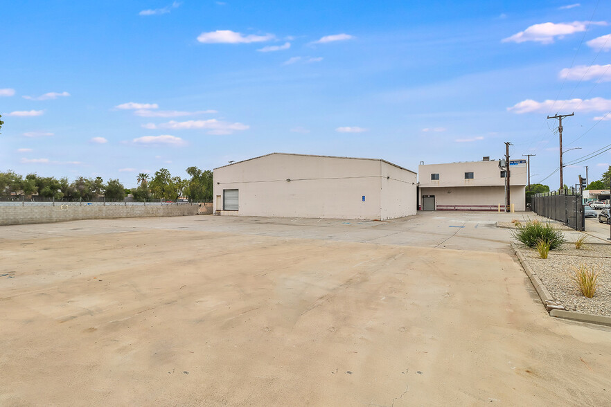 1516-1530 1st St, San Fernando, CA for lease - Building Photo - Image 3 of 28