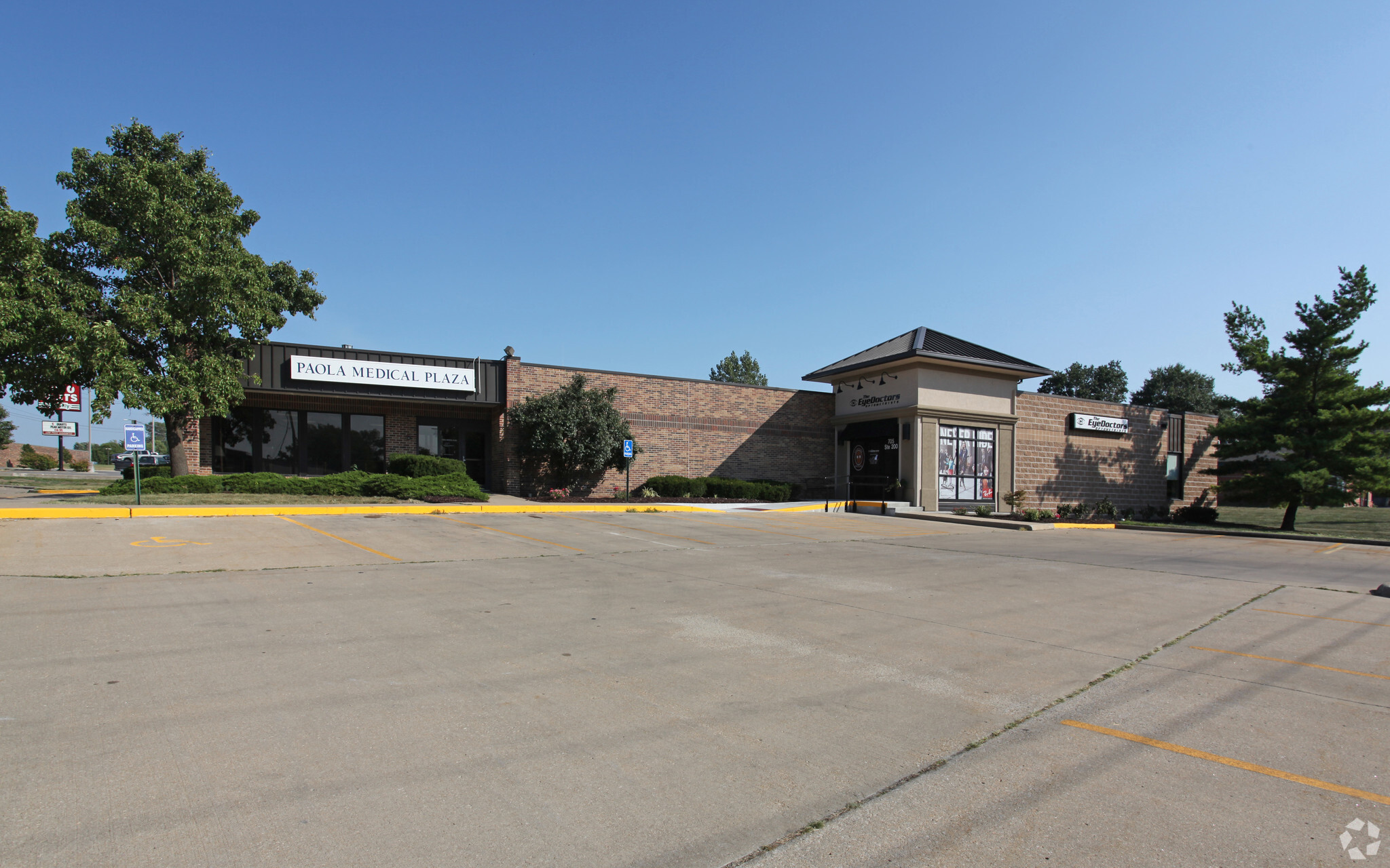 705 Baptiste Dr, Paola, KS for sale Primary Photo- Image 1 of 1