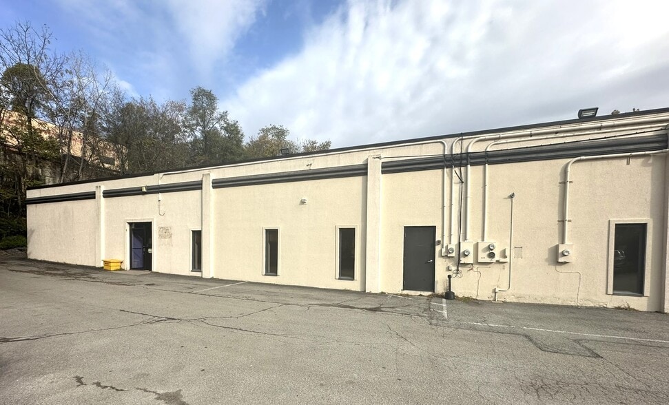 100 Purity Rd, Pittsburgh, PA for lease - Building Photo - Image 2 of 35