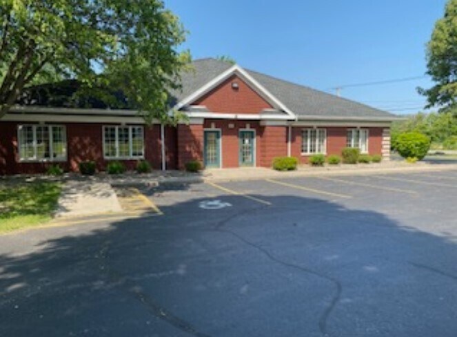 15 Regency Oaks Blvd, Rochester, NY for sale Primary Photo- Image 1 of 1