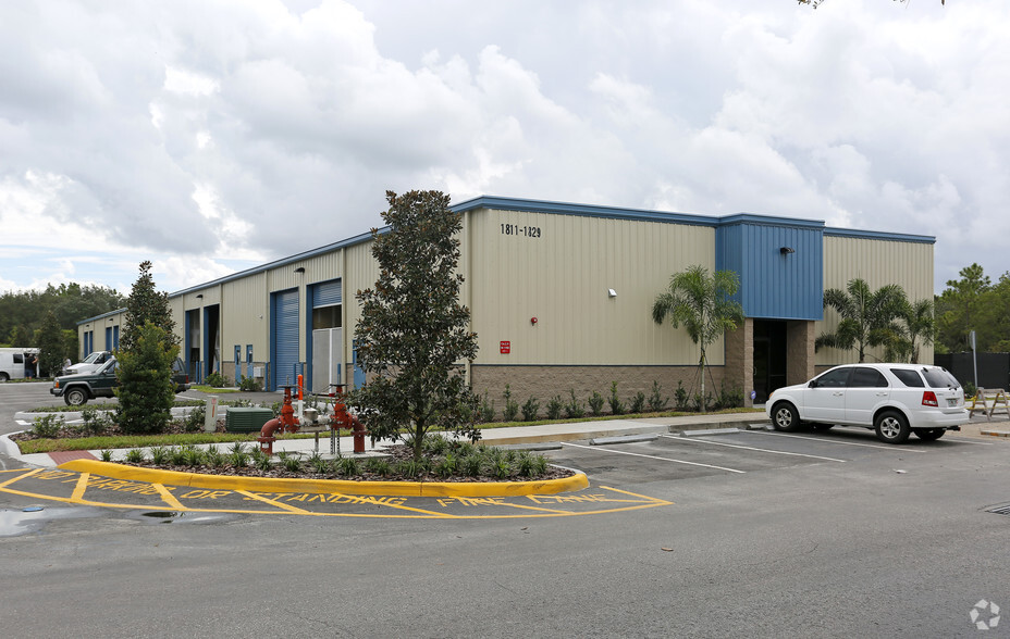 1701-1829 Business Center Ln, Kissimmee, FL for lease - Building Photo - Image 2 of 4