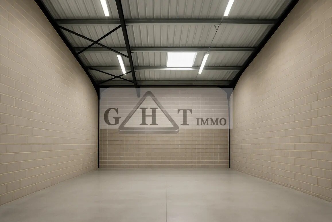 Industrial in Saint-Fargeau-Ponthierry for lease Interior Photo- Image 1 of 3